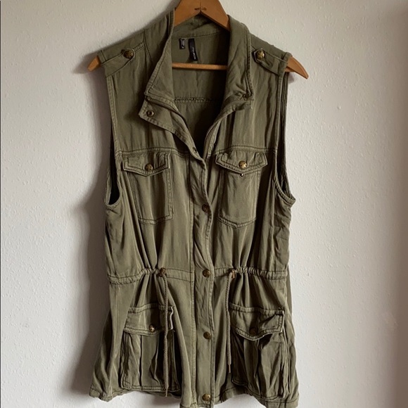 Maurices Jackets & Blazers - Maurice’s olive green cargo vest